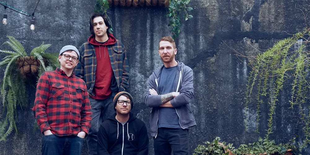 Indie Punk Vets Signals Midwest Share Career-Spanning Compilation “Layovers” 