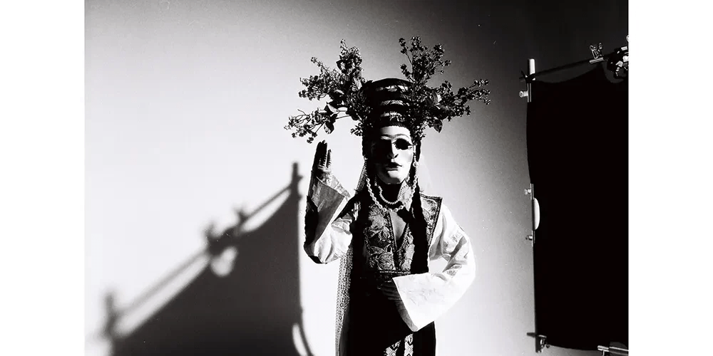 Anana Kaye – There Is A War 